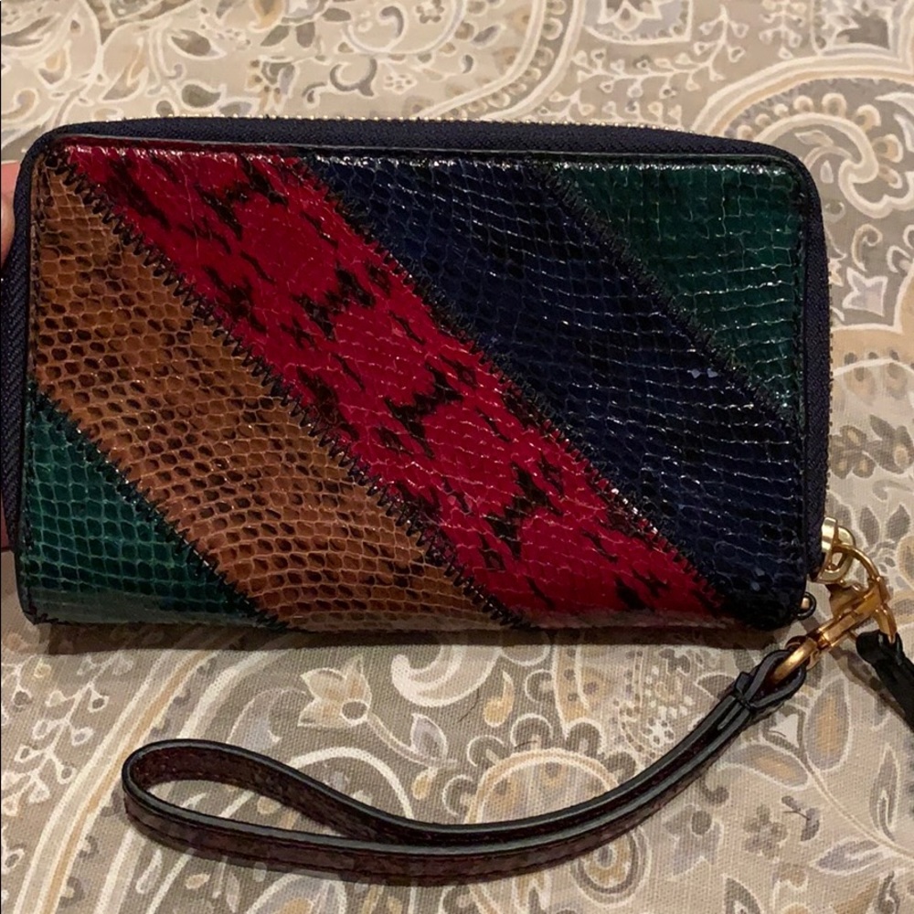 TORY BURCH ZIP AROUND WALLET IPHONE CASE